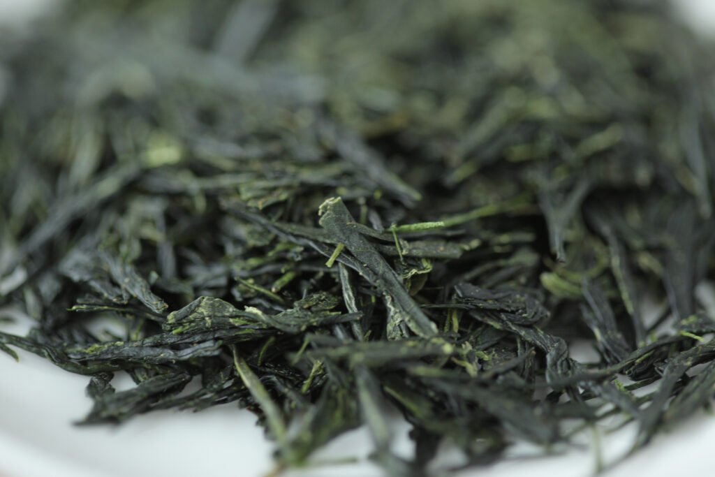 Green Tea Secrets: How It’s Made & What Defines It